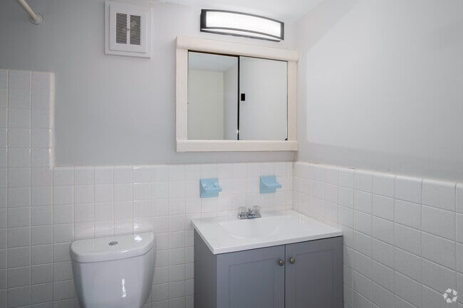 1BR, 1BA - Bathroom
