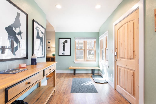 Photo - 2542 Pine St