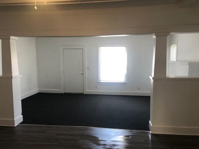 Photo - Lovely 3 bedroom 2 bathroom in St. Petersburg