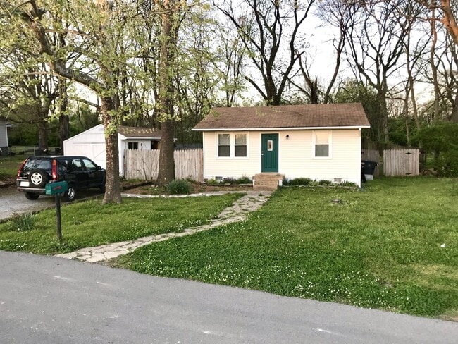 Building Photo - Phenomenal Downtown River View!