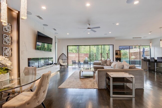 Photo - 5017 Milam St