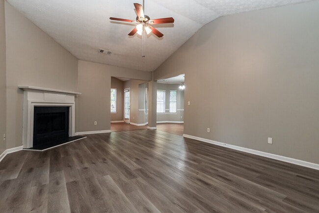 Photo - 5275 Yellow Pine Dr