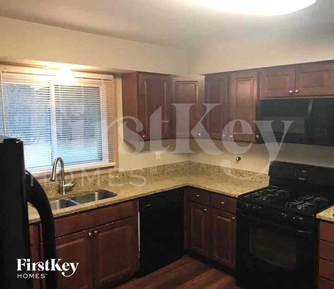Photo - 2543 Oakwood Dr