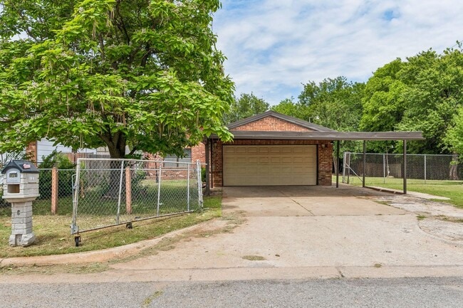 Photo - 3 bed, 1.5 bath in OKC,OK
