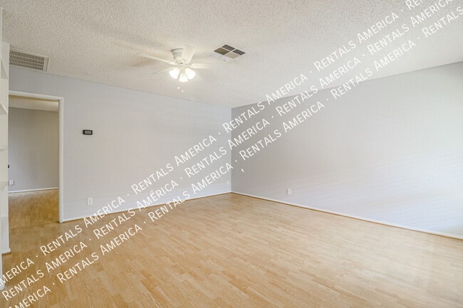 Photo - 195 N Cottonwood St