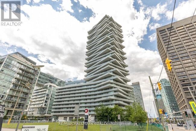 Photo - 15 Queens Quay E Unit 416