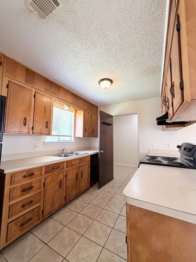 Photo - 535A S 61st Ave