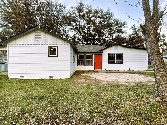 Photo - 104 Co Rd 2401