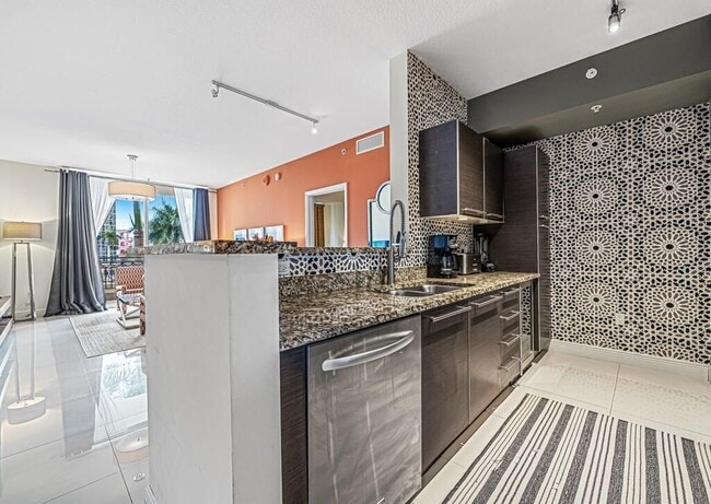 Photo - 550 Okeechobee Blvd