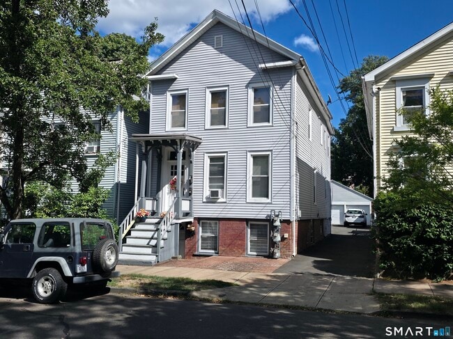 Photo - 19 Nicoll St Unit Lower Level