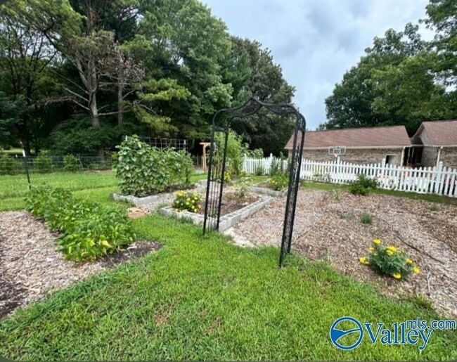 Photo - 102 Huntington Rd