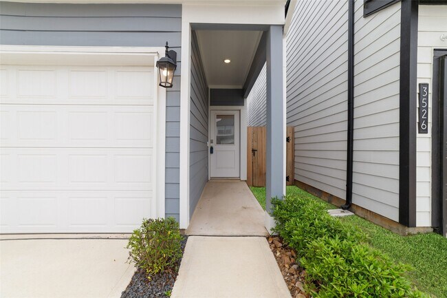 Photo - 3530 Blue Mockingbird St