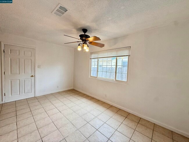 Photo - 15 Lena Dr