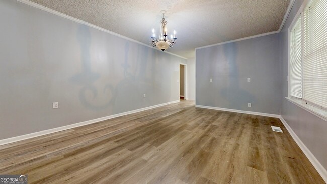Photo - 1001 Darling Ave