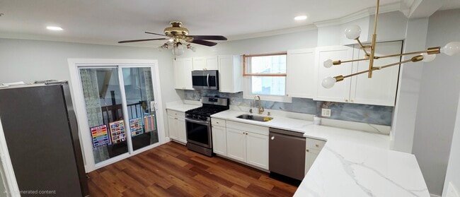 Kitchen - 728 Golden Ave Unit 2