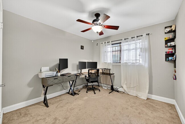 Photo - 9402 Meadowcroft Dr