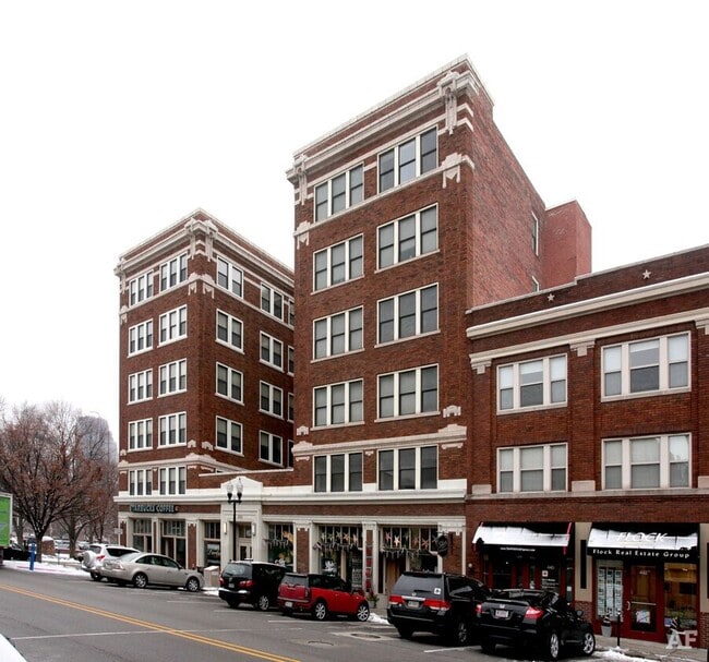 Building Photo - Downtown Living Unit 601A-50%