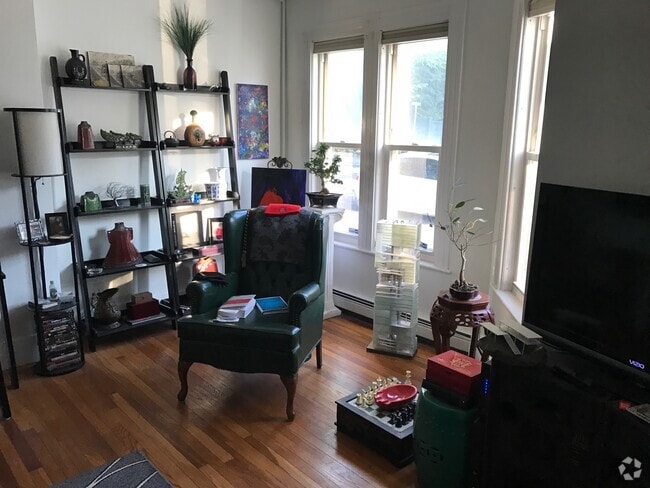 Building Photo - 64 Riverside St Unit 1 Rental