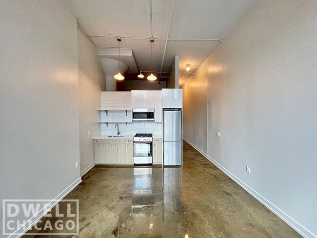 Building Photo - 152 W Huron St