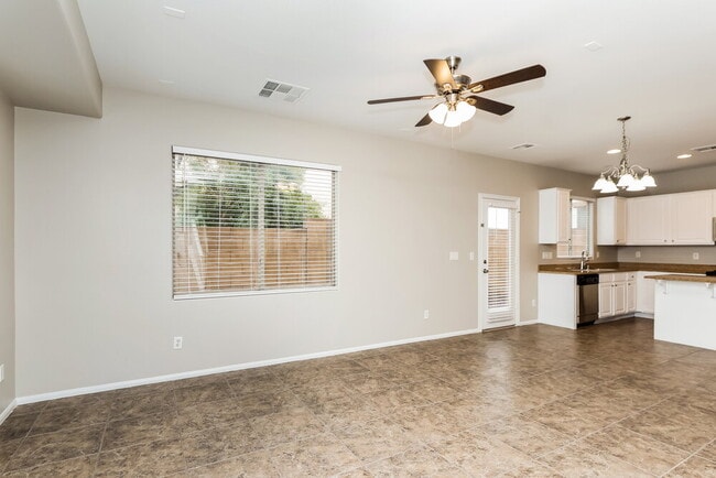 Photo - 604 Sumatra Pl