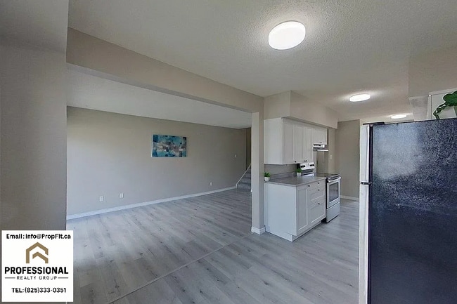 Photo - 124 Centennial Crt NW