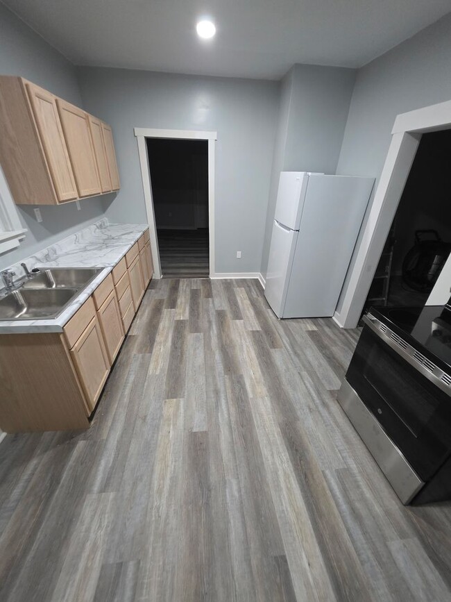 Photo - 1344 Oakes St Unit 1344