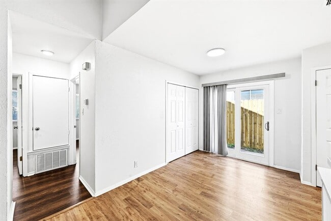 Photo - 10604 Lanshire Dr