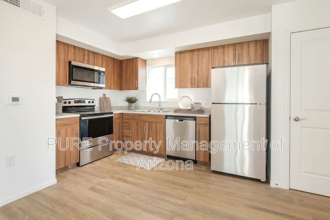 Photo - 6077 N 60th Ave