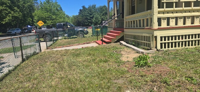 Photo - 205 Saint James Ave