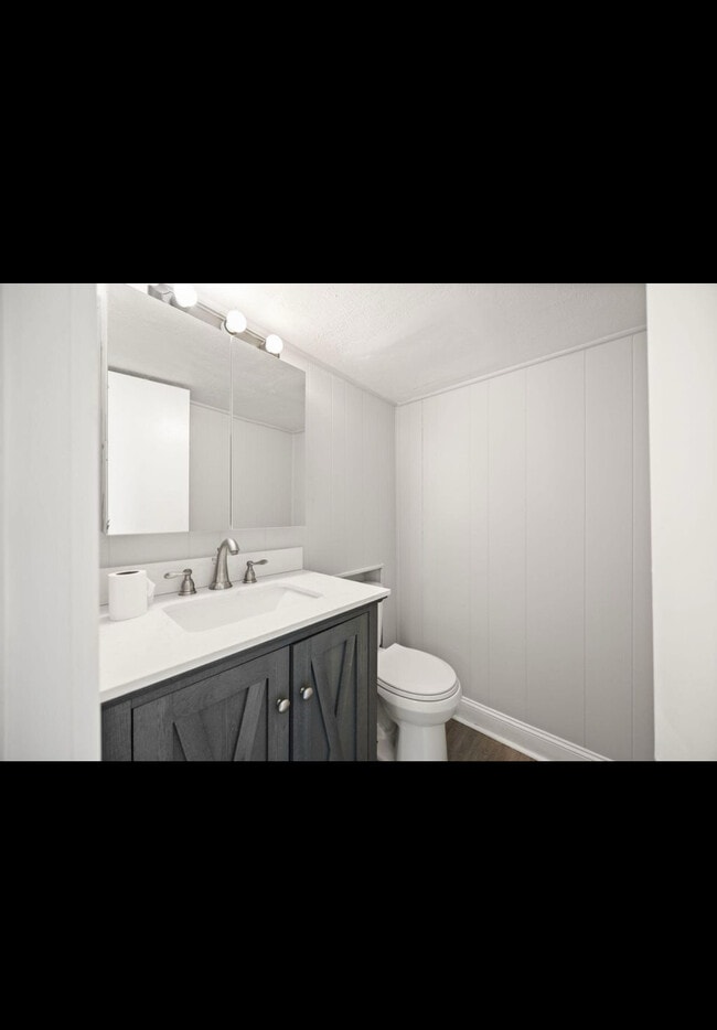 Photo - 100 N Brookhaven Dr