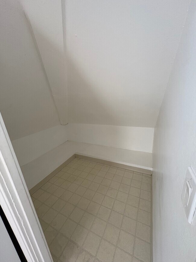 PANTRY - 706 Buena Vista Ave Unit B