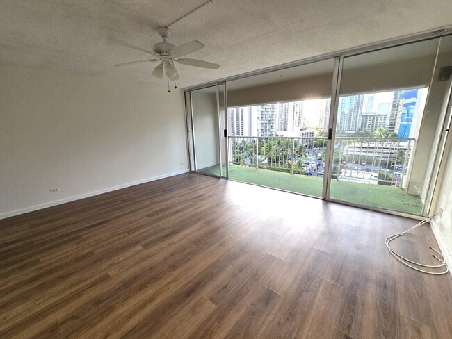 Building Photo - Spacious 2br/1.5ba/2pkg Condo in Waikiki Unit #514