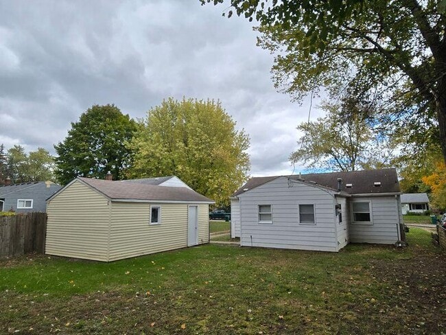 Photo - 584 Glenwood Ave