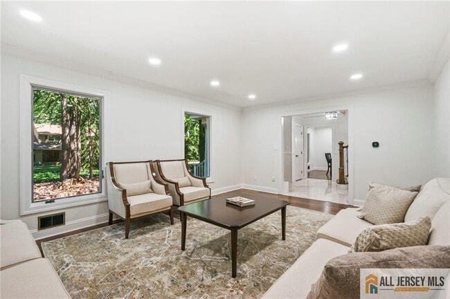 Photo - 16 Phyllis Pl