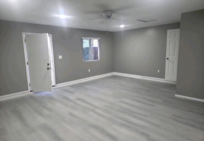 Photo - 3764 S La Salle Ave