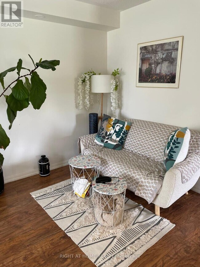 Photo - 948 Brassard Cir