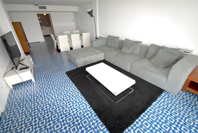 Photo - 1800 Collins Ave Unit 18F