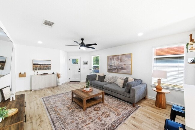 Building Photo - 5905 Los Dios Pl