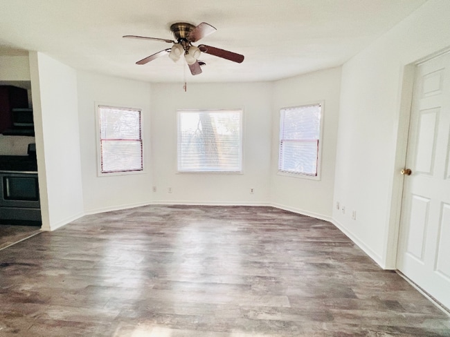 Photo - 123 1/2 E Fulton St Unit 2