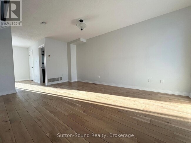 Photo - 1392 14th Ave E