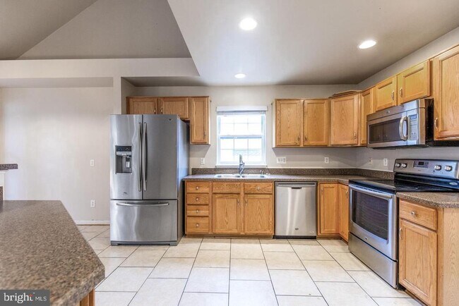 Photo - 19 Blue Spruce Cir