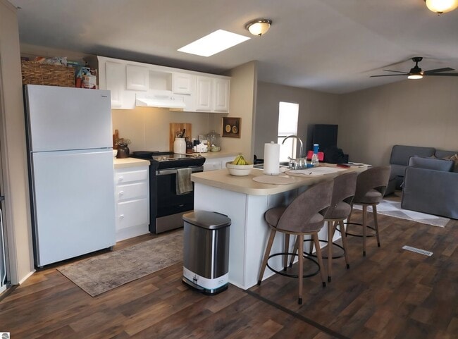 Photo - 4652 Meadow Lane Dr