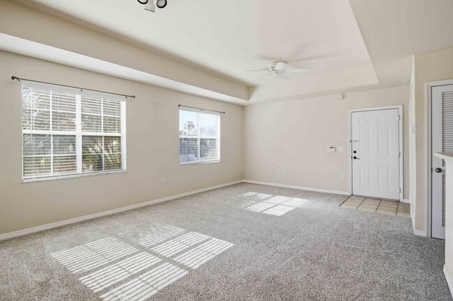 Photo - Spacious 2/2 unit available now for annual lease Unit 201