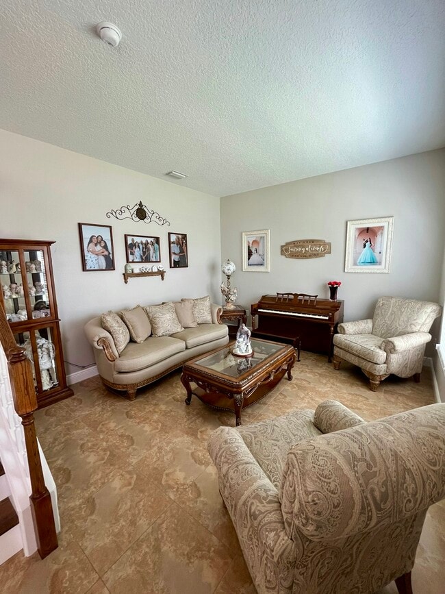 Photo - 5124 Whispering Leaf Trail