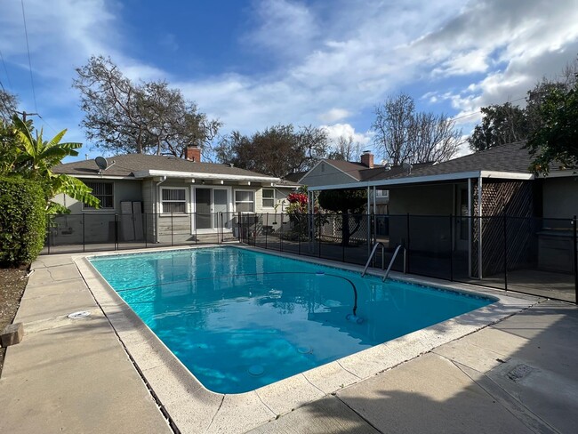 Lovely 3 Bed 2 Bath House with Pool in San... - Lovely 3 Bed 2 Bath House with Pool in San...