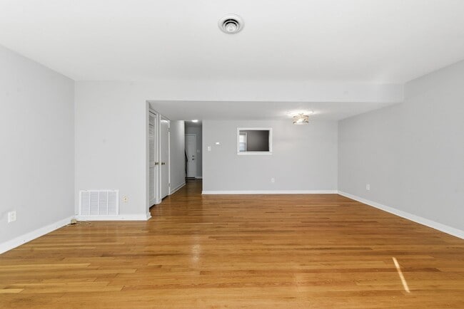 Photo - Charming 2-Bedroom Home with Hardwood Floors in North Highland Park