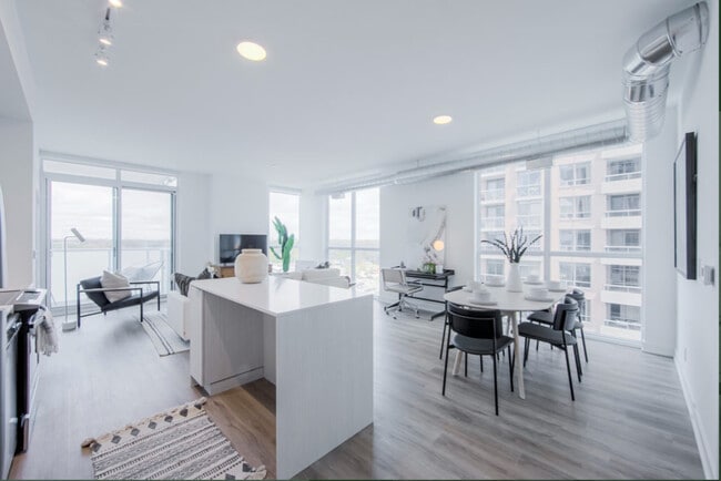 Photo - 5249 Dundas Street W