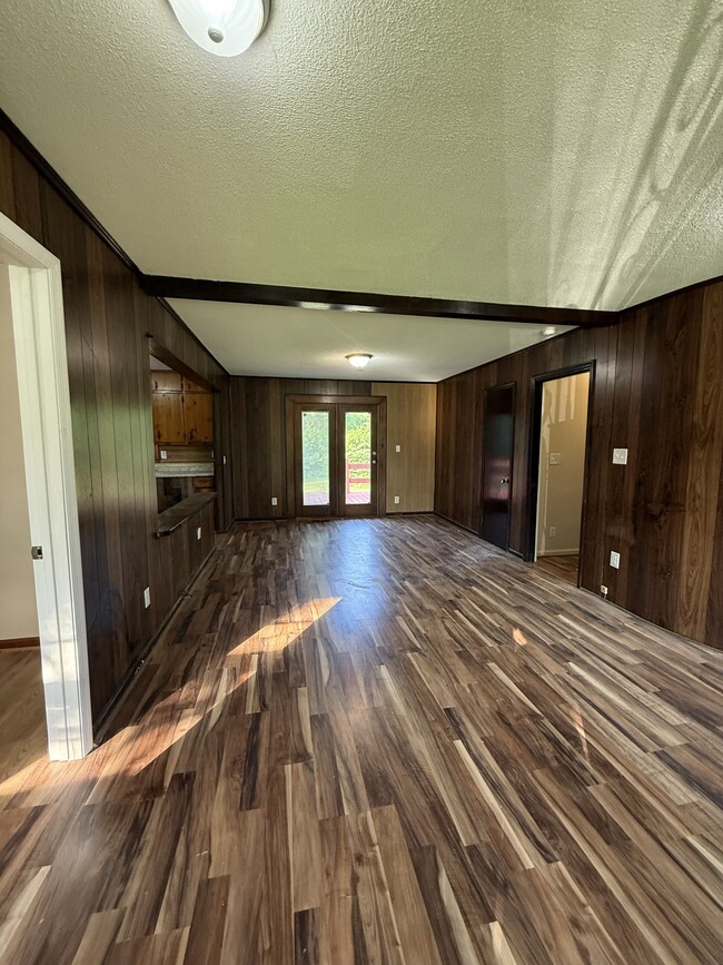 Photo - 317 Sunhill Rd NW