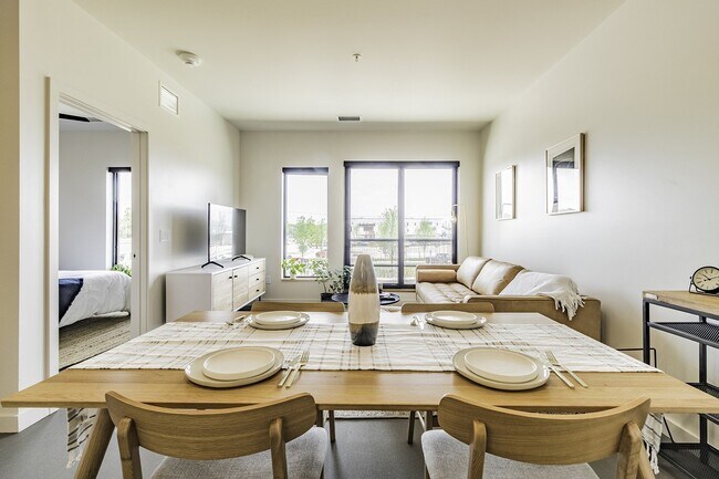 Photo - 202 Railside