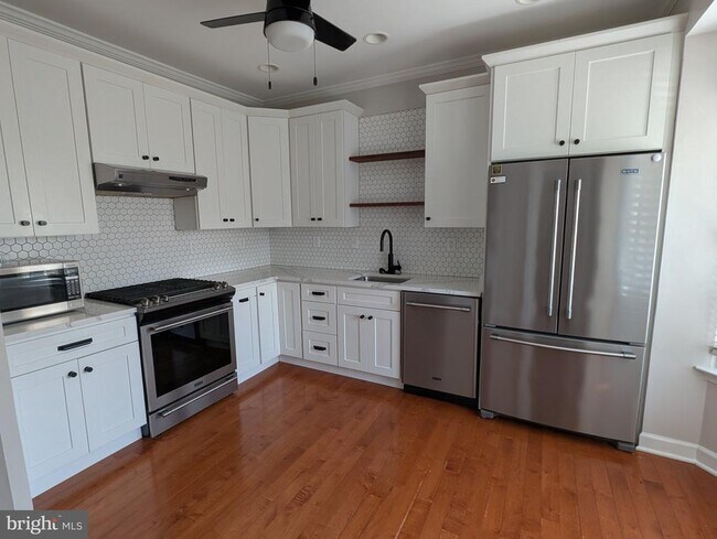 47574 Comer Square